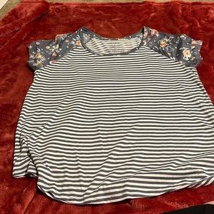 Lot of 3 Torrid tees size 1